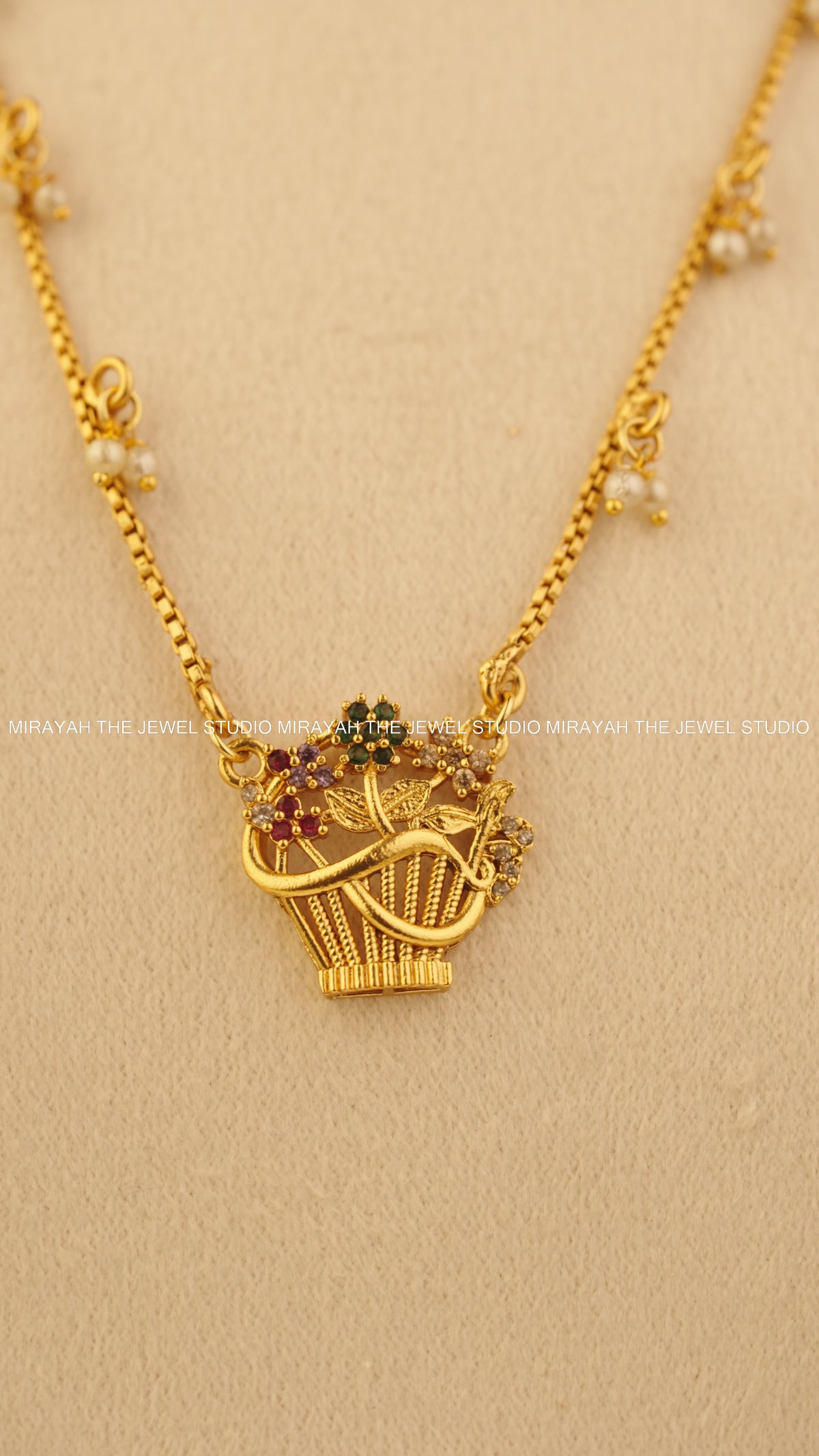 FLORAL BASKET NECKLACE