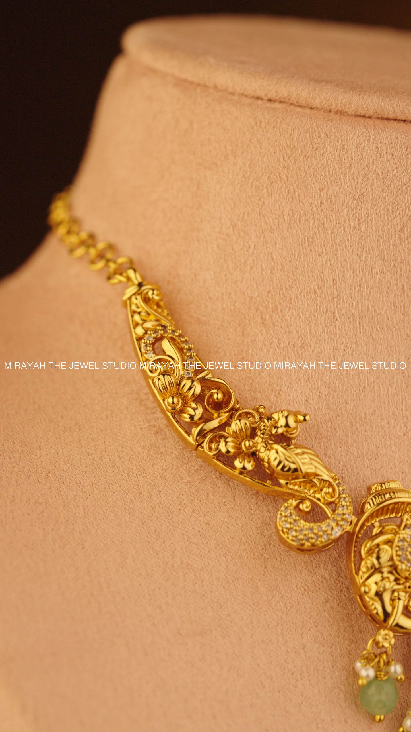 PREMIUM SRI VARNIKA NECKLACE - PASTEL GREEN