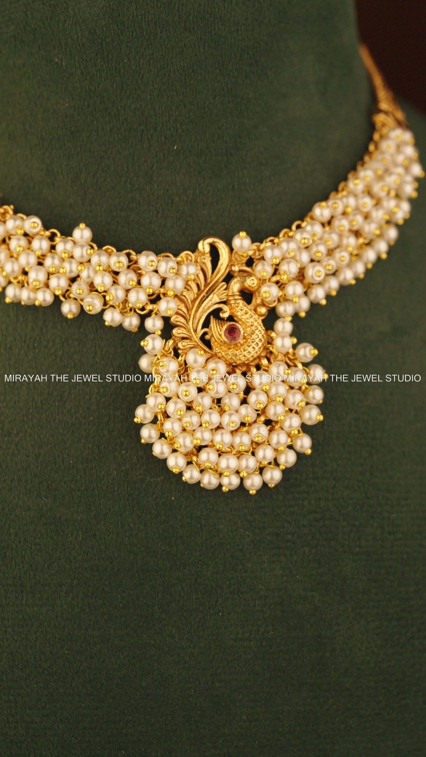PEARL PEACOCK NECKLACE - WHITE