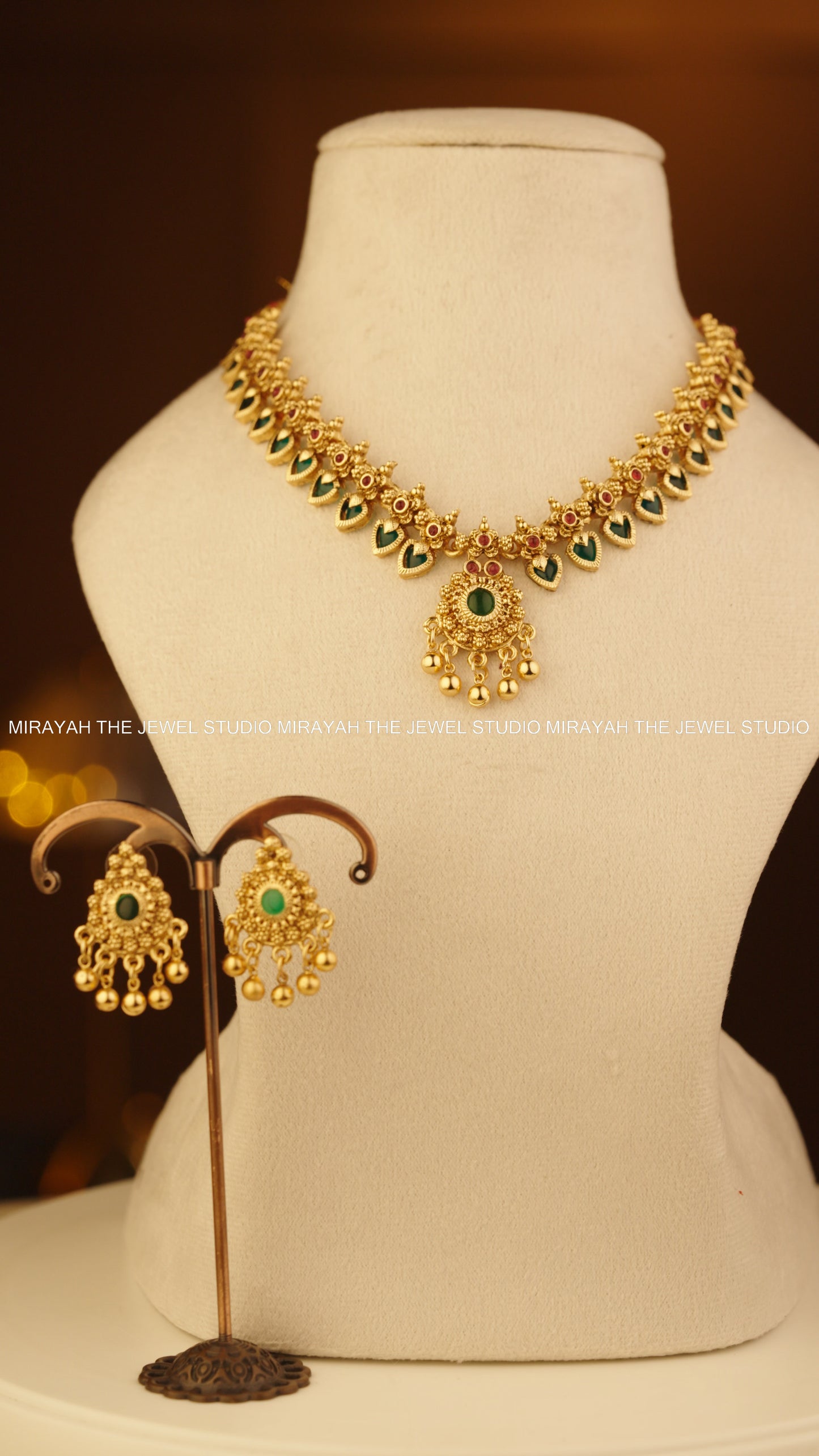 MALLIGAI NECKLACE - GREEN
