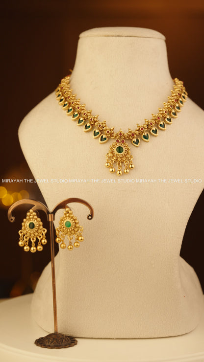 MALLIGAI NECKLACE - GREEN