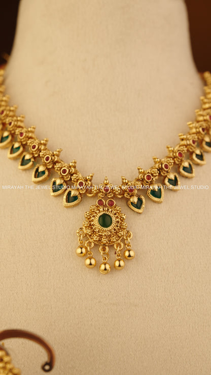 MALLIGAI NECKLACE - GREEN
