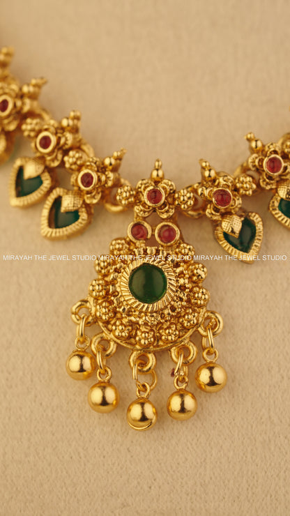 MALLIGAI NECKLACE - GREEN
