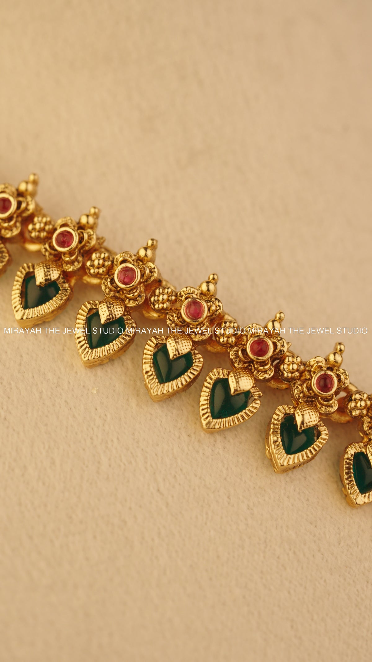 MALLIGAI NECKLACE - GREEN