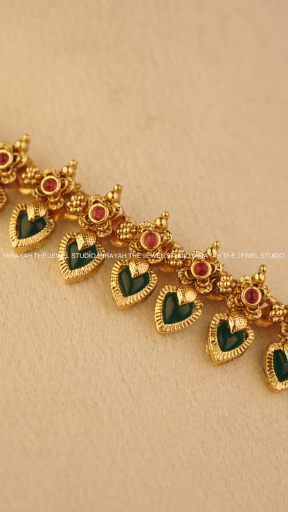 MALLIGAI NECKLACE - GREEN