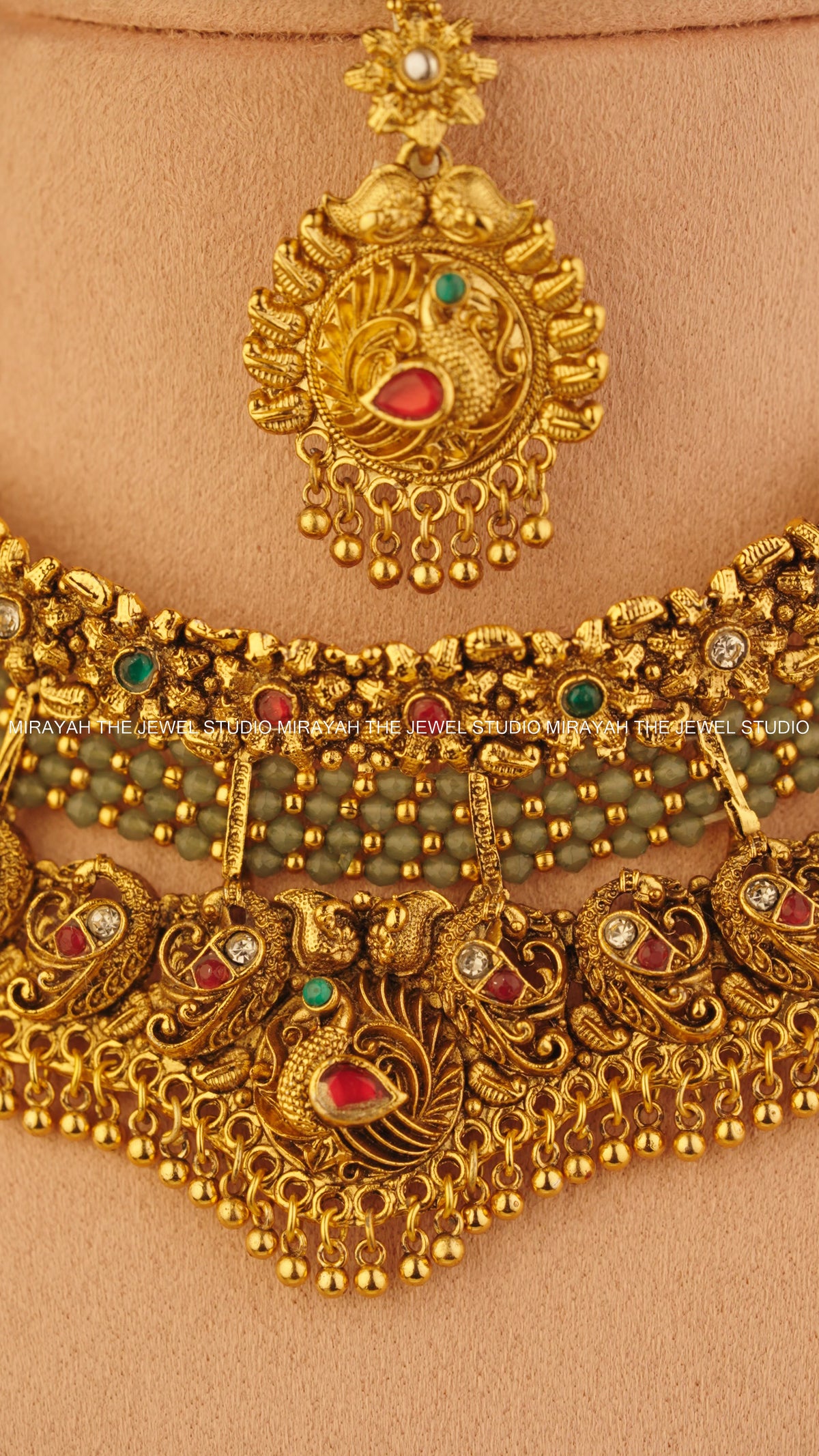 RATNA VAIBHAVA CHOKER