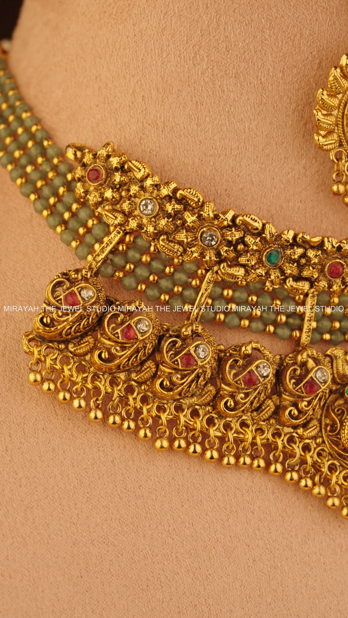 RATNA VAIBHAVA CHOKER