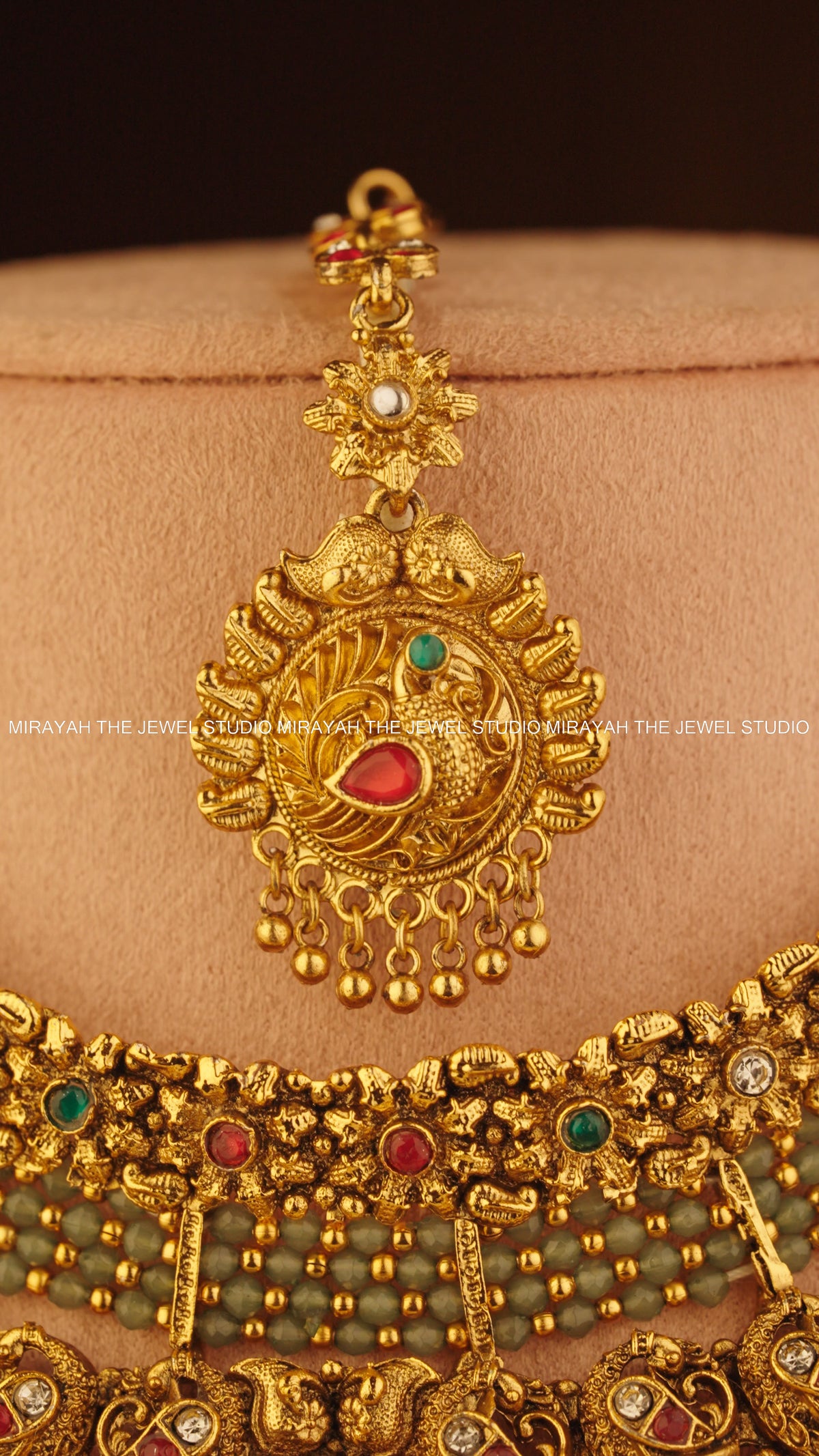RATNA VAIBHAVA CHOKER