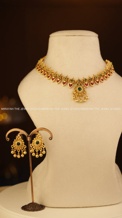 MALLIGAI NECKLACE - RED