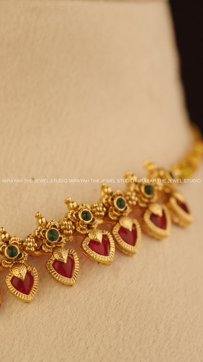 MALLIGAI NECKLACE - RED