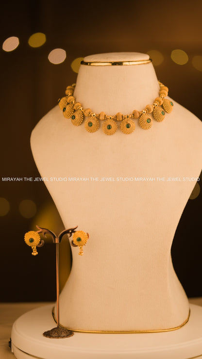 MARAGATHA BLOOM NECKLACE