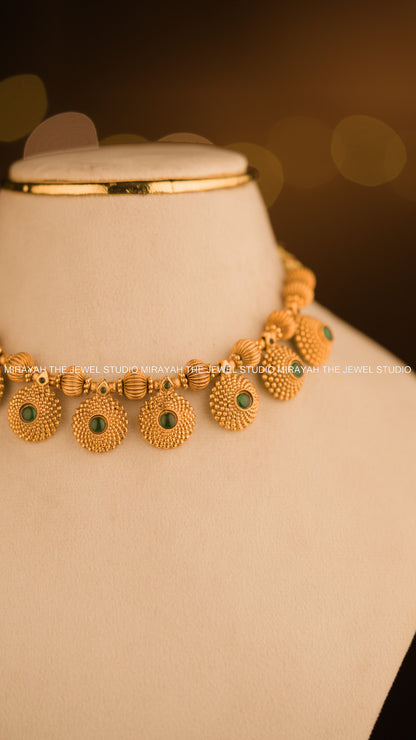 MARAGATHA BLOOM NECKLACE
