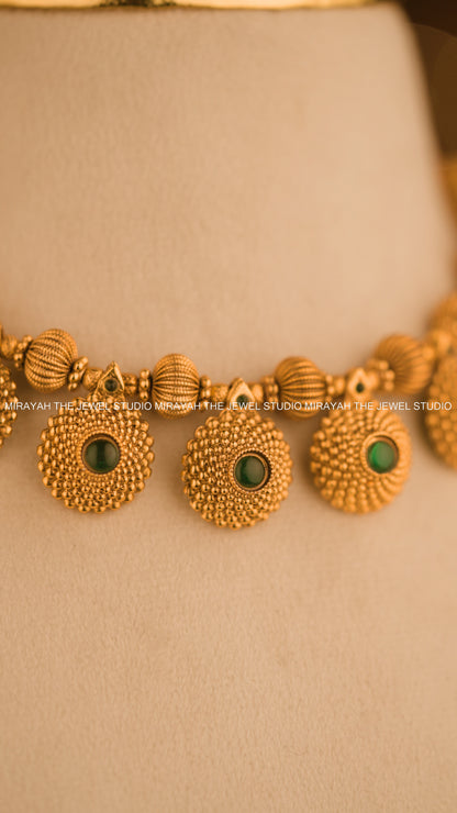 MARAGATHA BLOOM NECKLACE