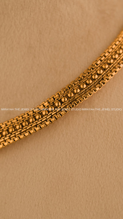 SVARNA PAKSHI NECKLACE (SCREW TYPE)