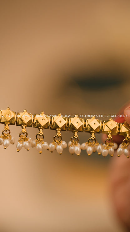 MOTI RAJATA NECKLACE