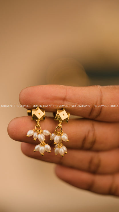 MOTI RAJATA NECKLACE
