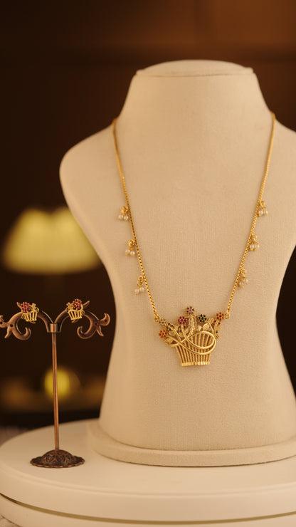 BLOOM BASKET NECKLACE