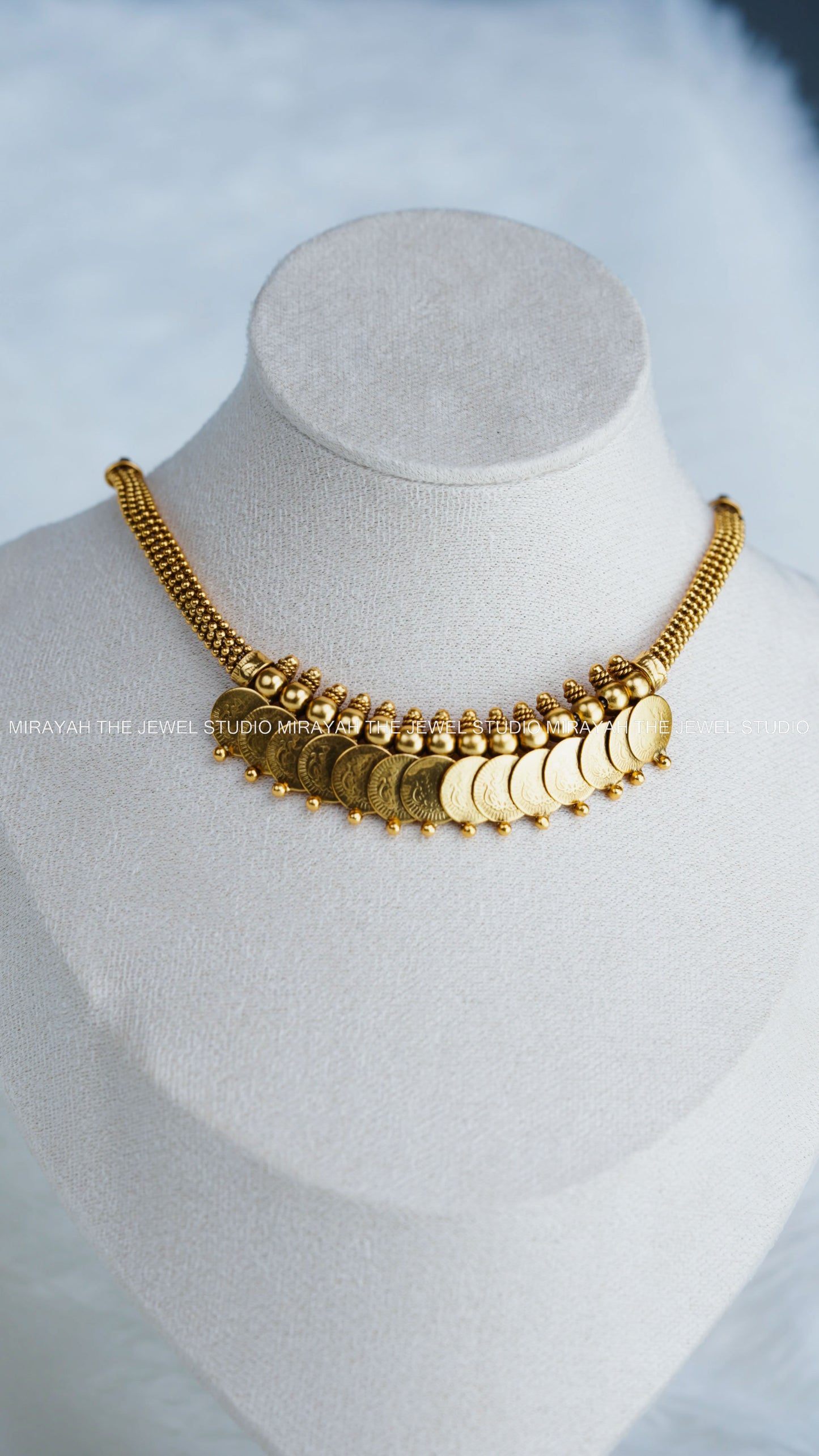 GOLD COIN CHOKER