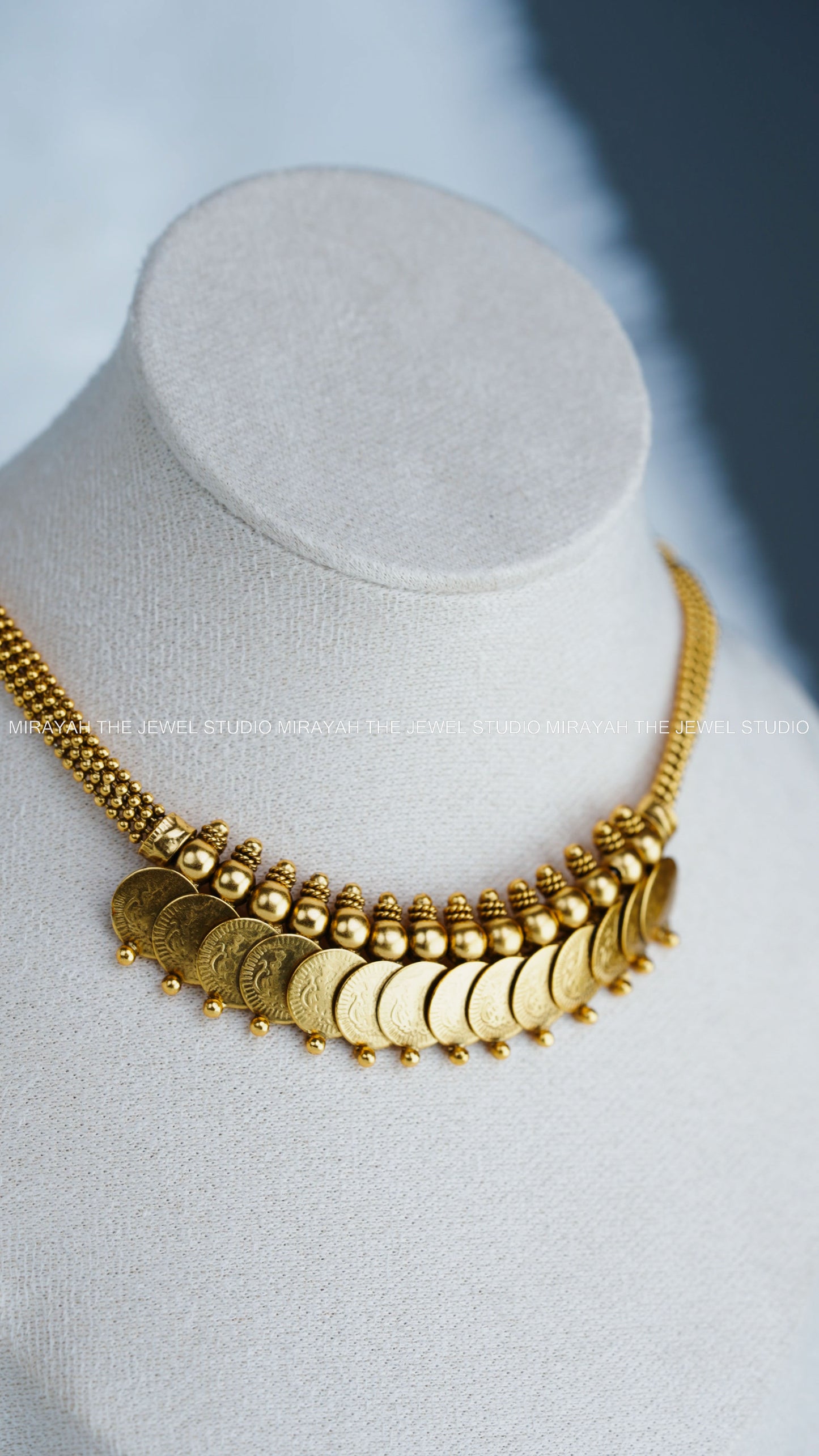 GOLD COIN CHOKER