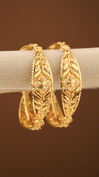 LEAF LIGHT CHARM BANGLE (2PC)