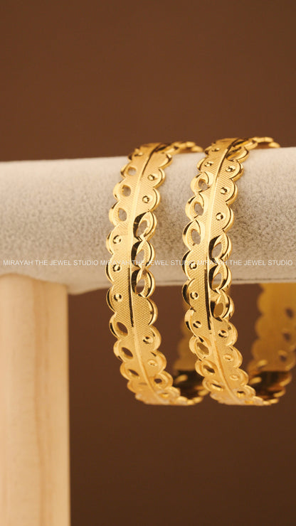 AKRITI GOLD BANGLES (2PC)