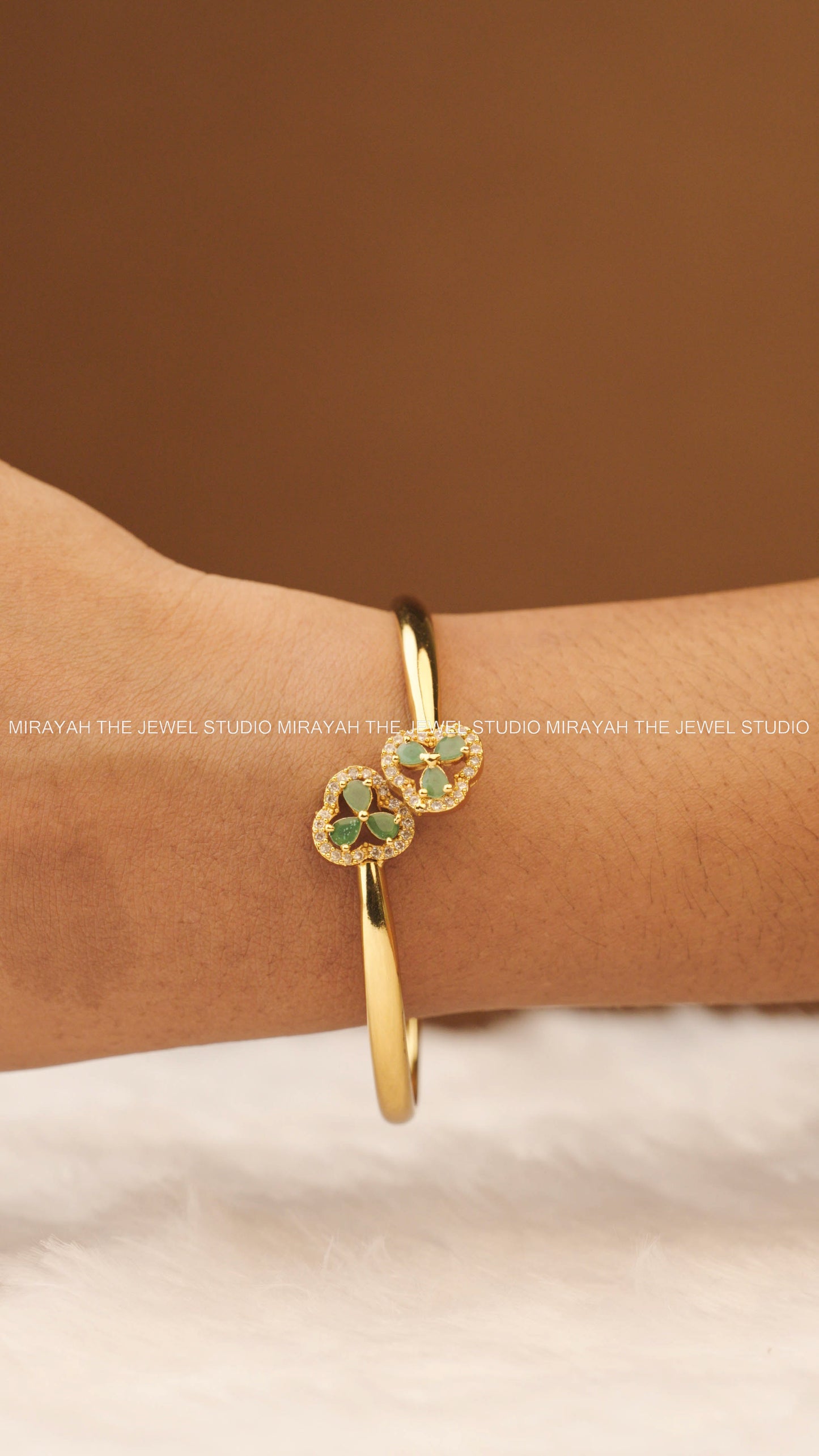 AURELIA LEAF BRACELET (FREE SIZE) - GREEN