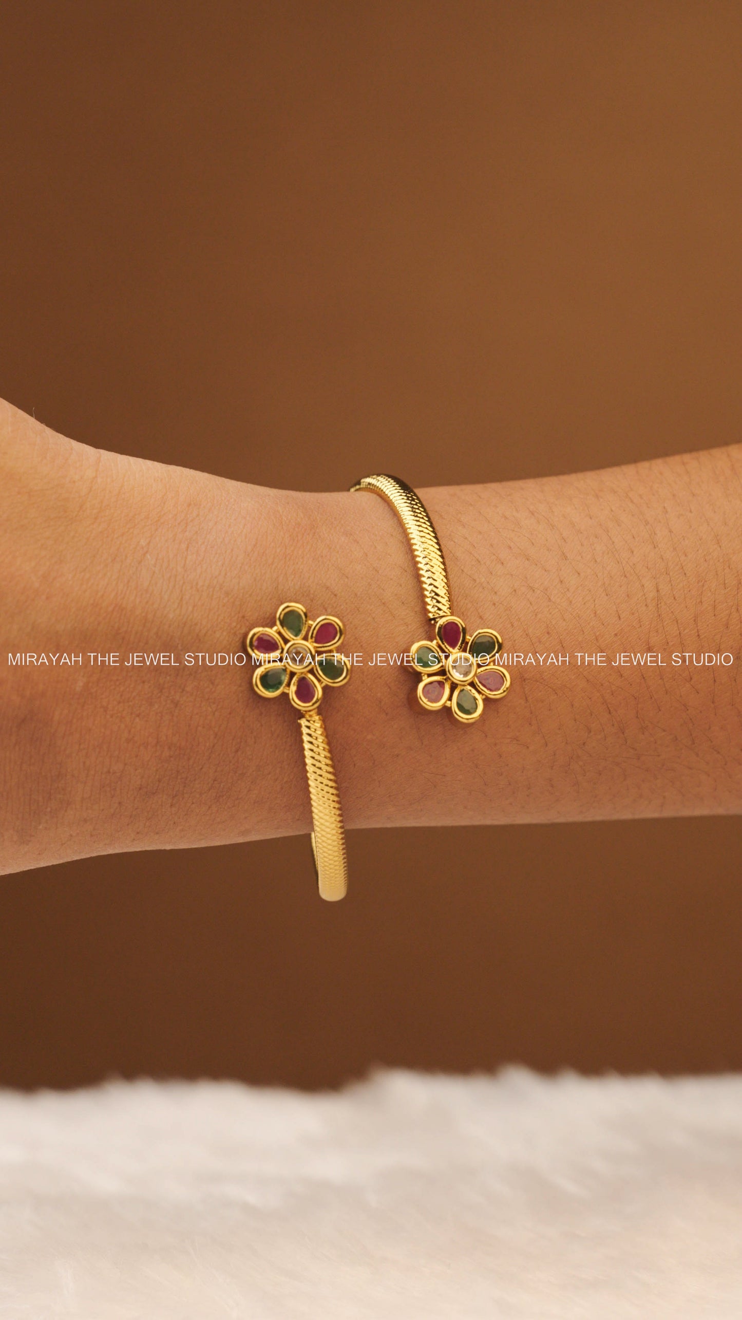 MINIMAL FLORAL BRACELET (FREE SIZE)