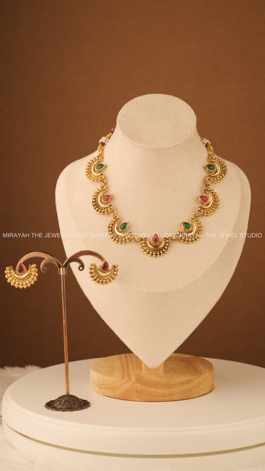 CHANDRIKA GARLAND NECKLACE