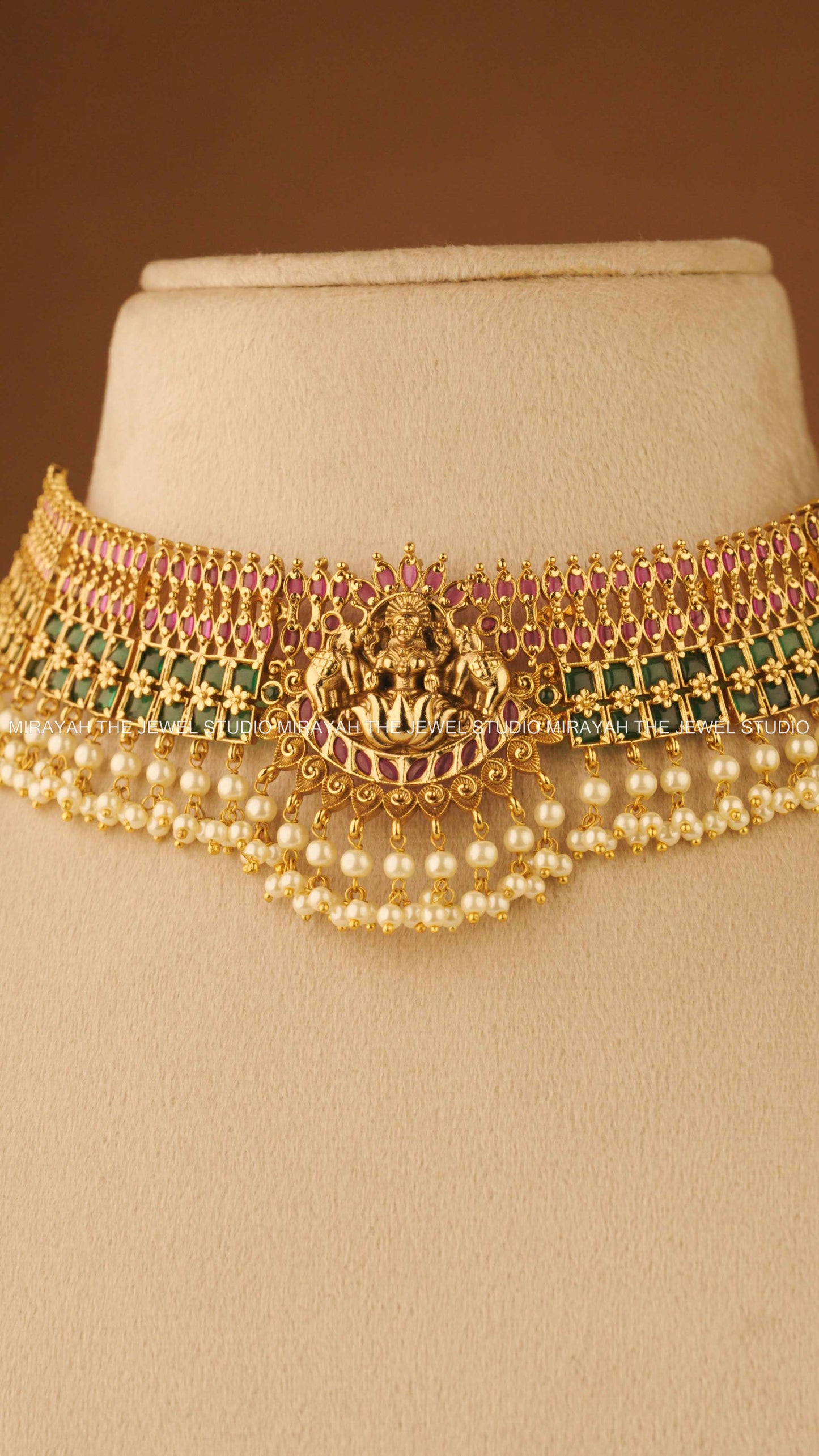 RAJNIDHI ROYALE CHOKER