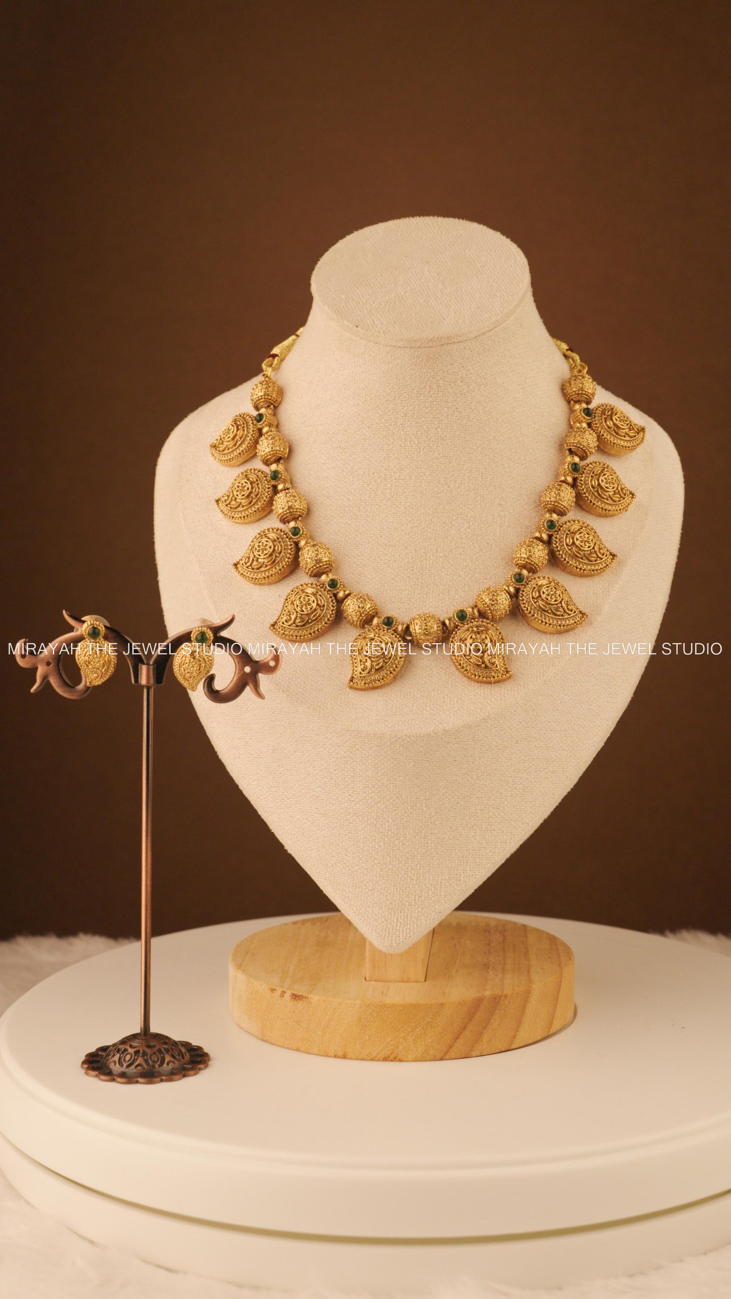 MANGO MUSE NECKLACE - GREEN