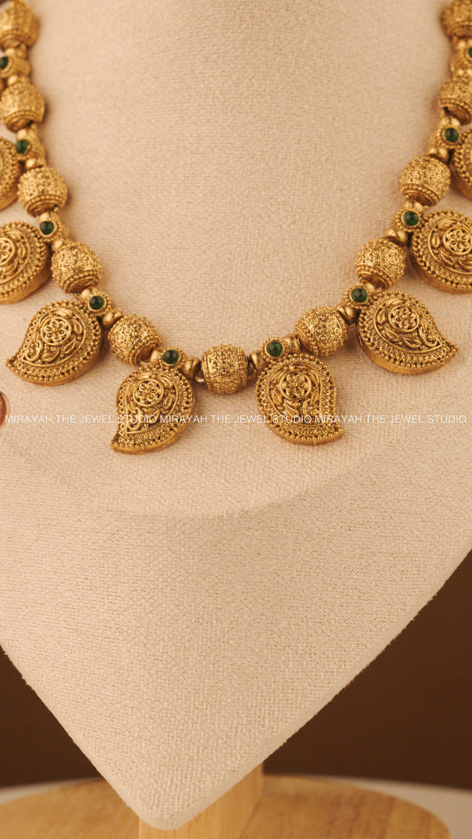 MANGO MUSE NECKLACE - GREEN