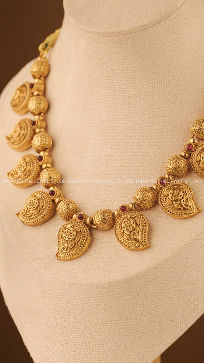 MANGO MUSE NECKLACE - RED