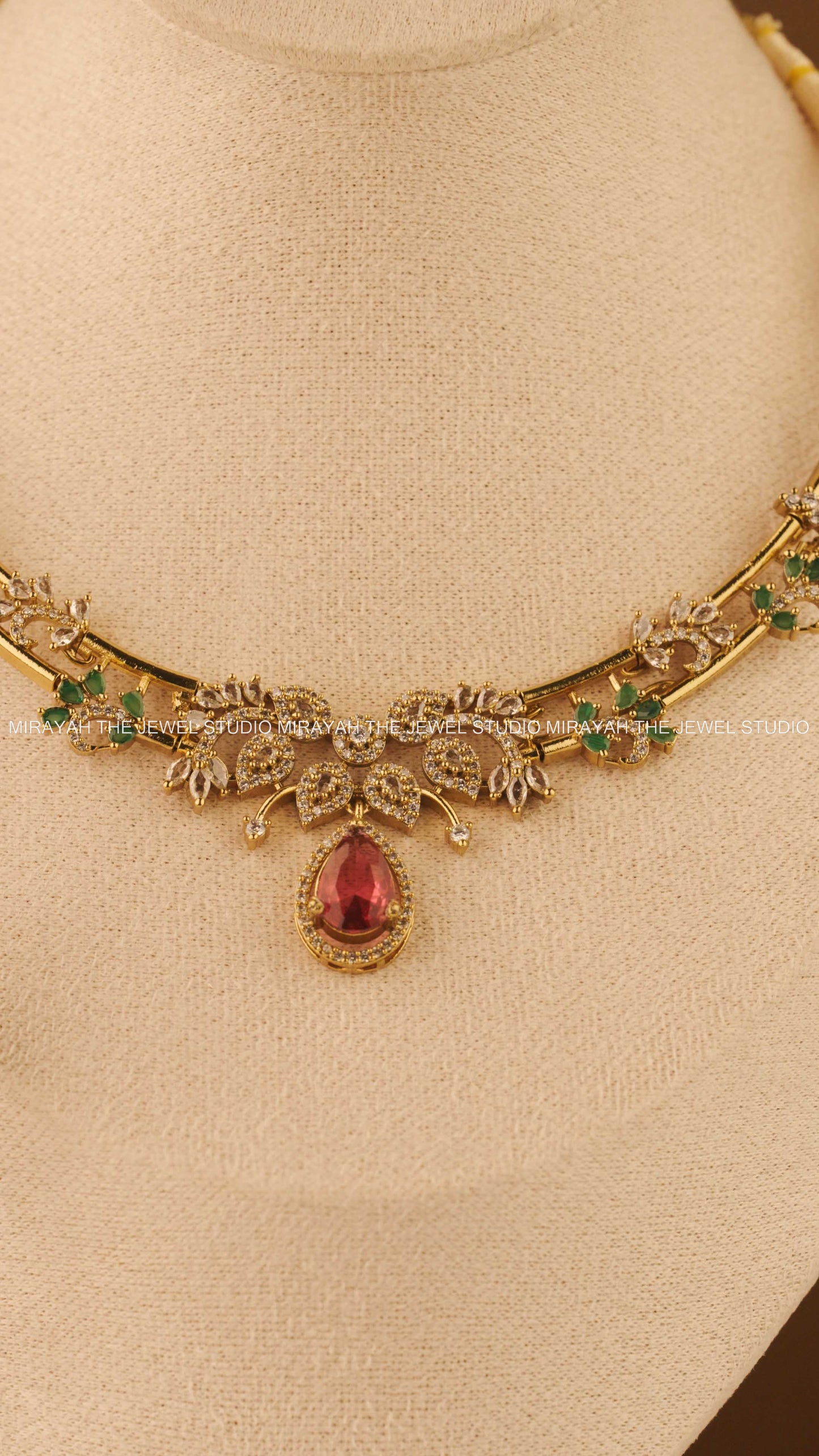 AAROHI ROSETTE AD NECKLACE