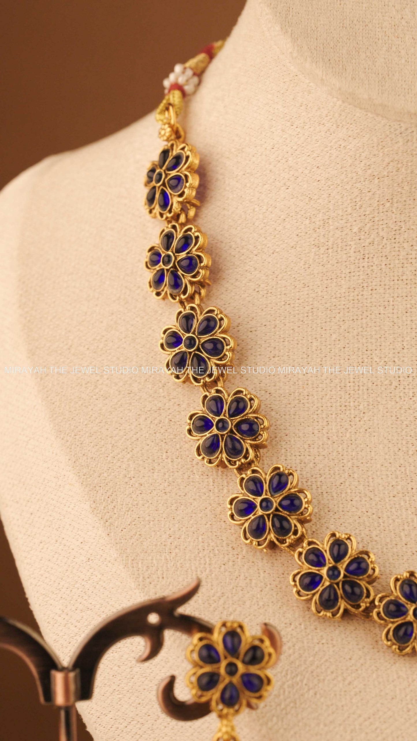 MYSTIC BLOOM NECKLACE - BLUE