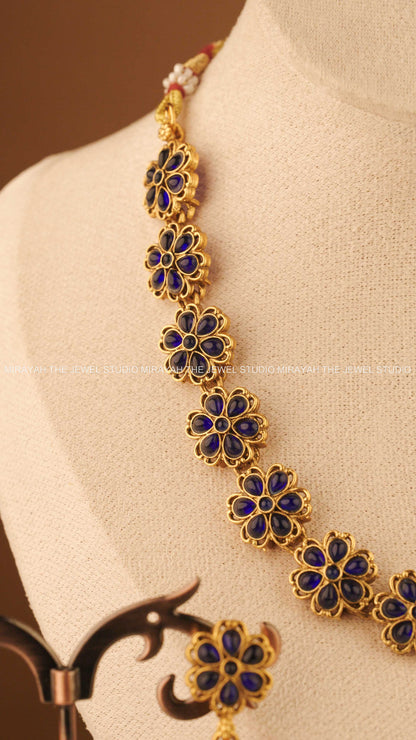 MYSTIC BLOOM NECKLACE - BLUE