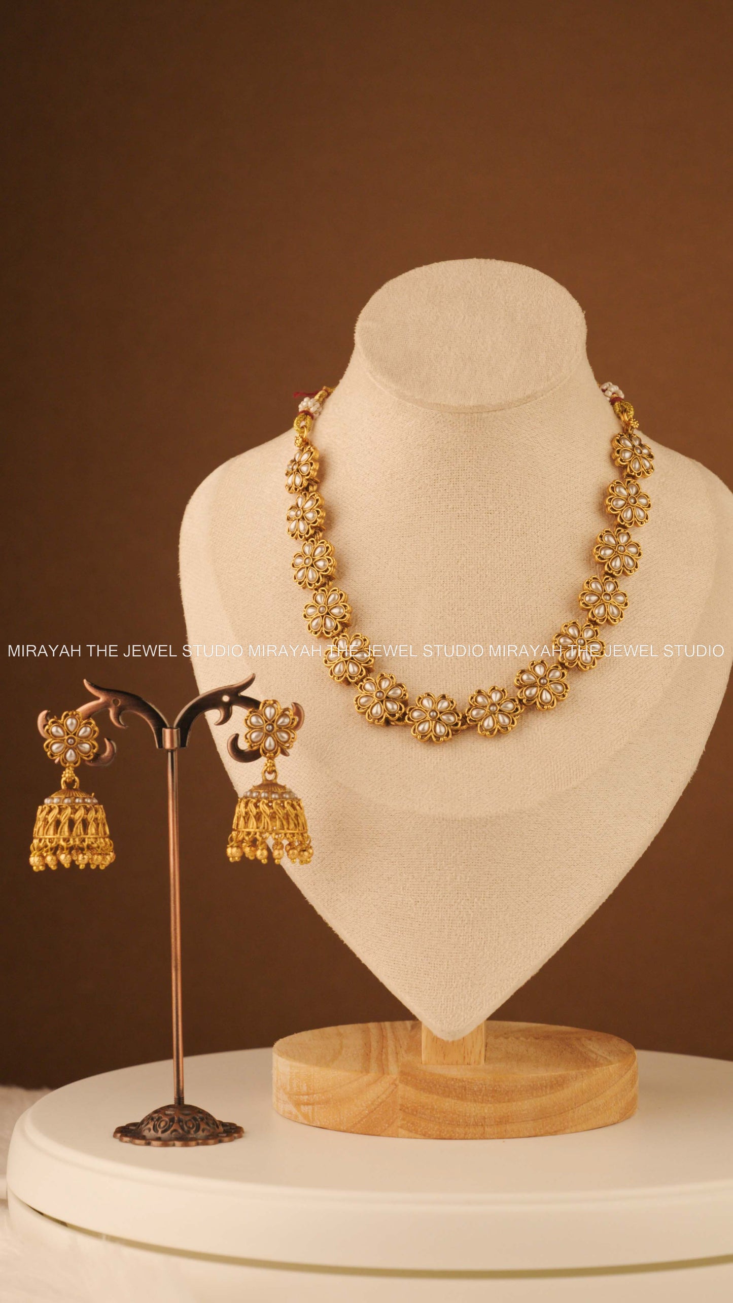 MYSTIC BLOOM NECKLACE - WHITE