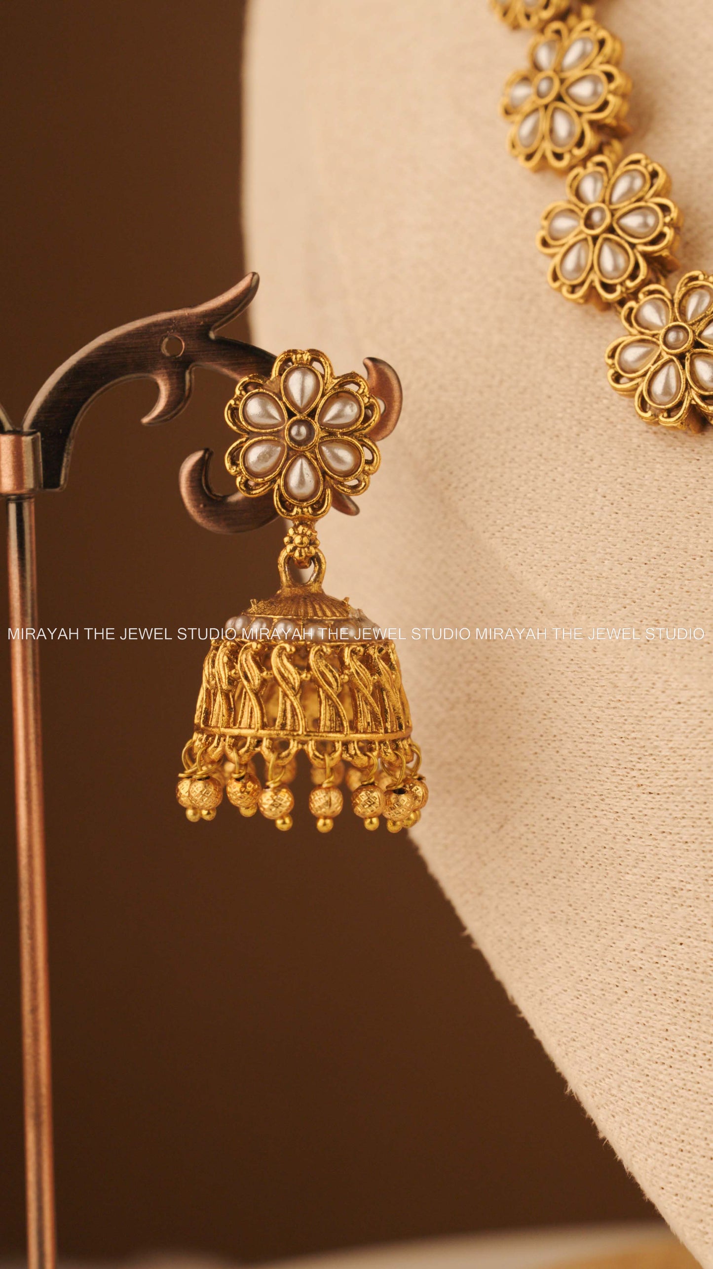 MYSTIC BLOOM NECKLACE - WHITE