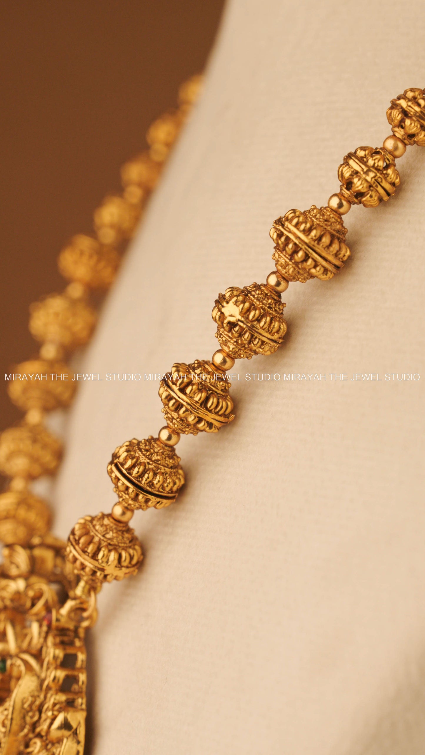 LAKSHMI DIVINE GLOW HARAM