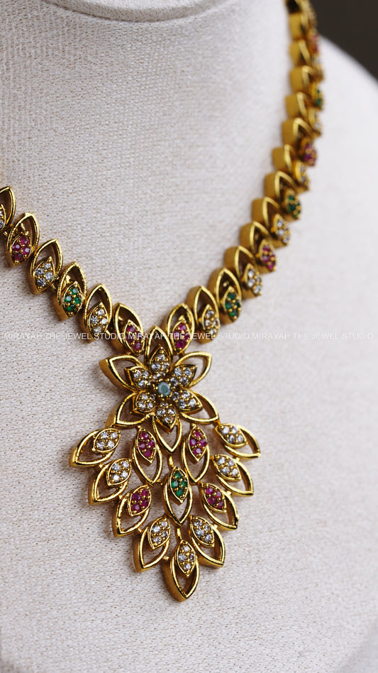 AD STAR SHAPED NECKLACE - MULTI