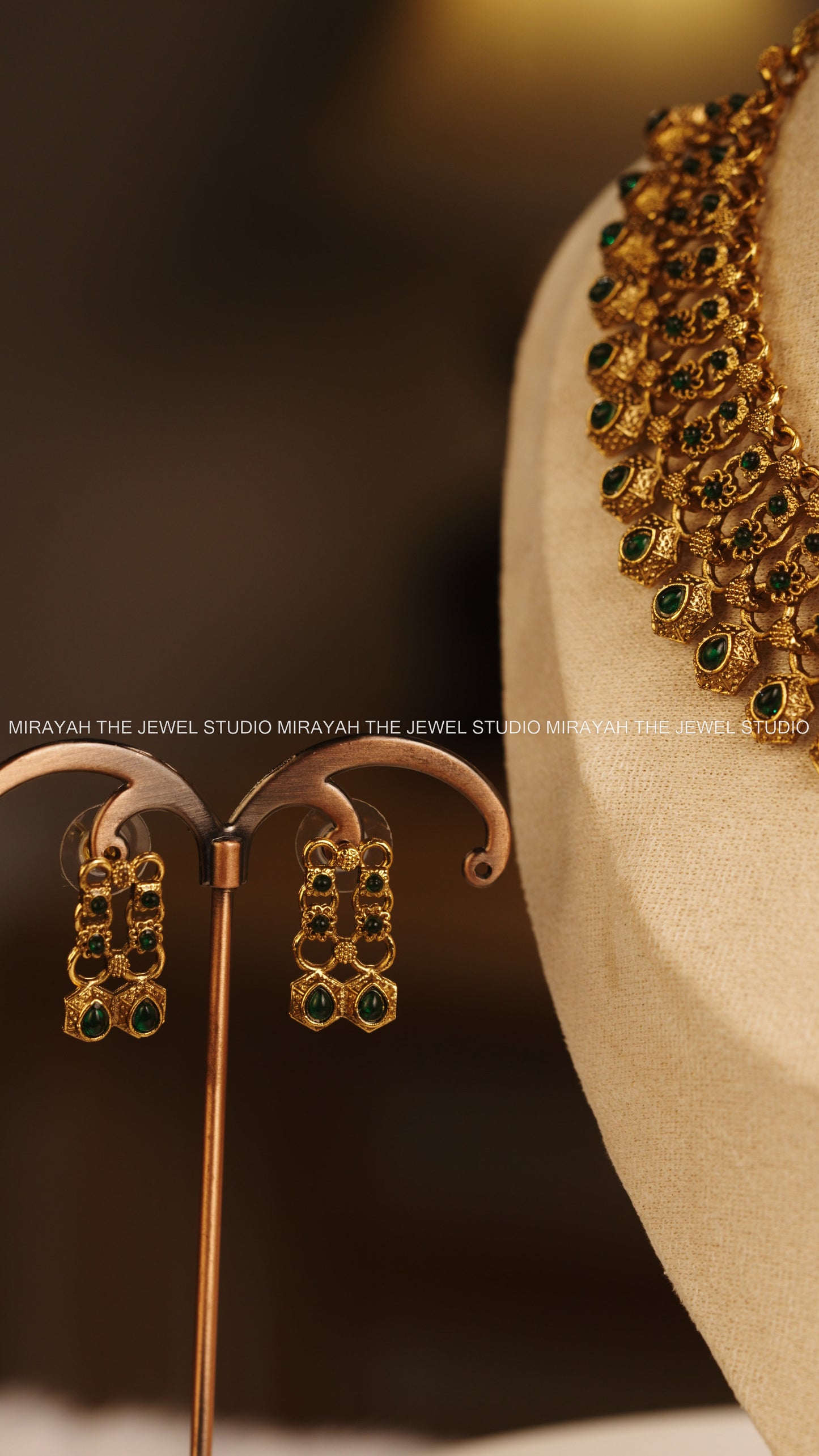 SIMPLE LAYERED GOLD NECKLACE - GREEN