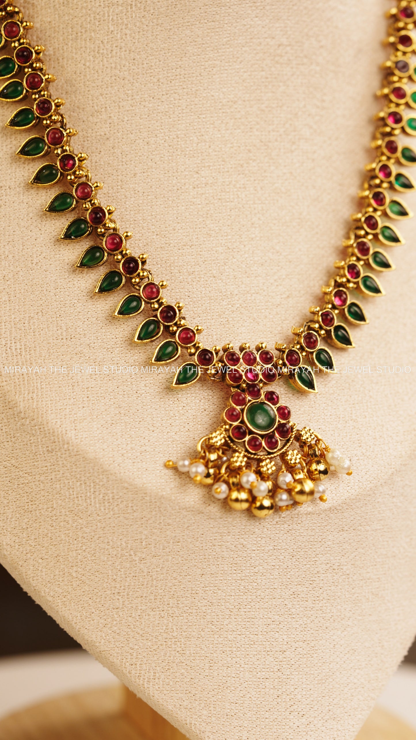 MINIMAL MANGO NECKLACE - GREEN AND RUBY
