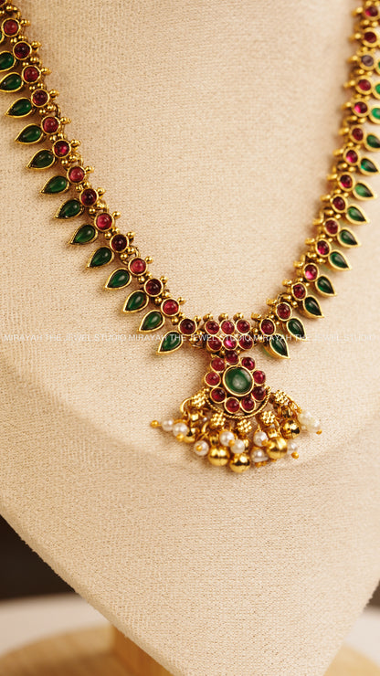 MINIMAL MANGO NECKLACE - GREEN AND RUBY