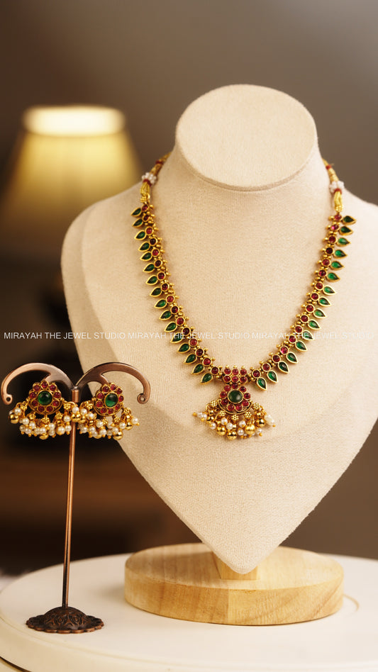 MINIMAL MANGO NECKLACE - GREEN AND RUBY