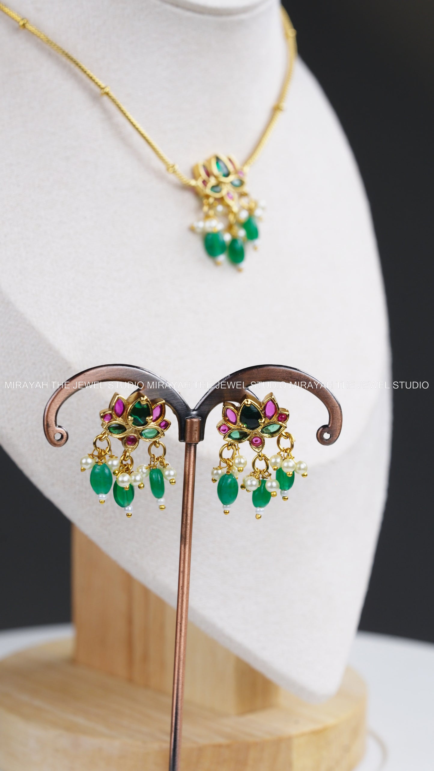 PREMIUM LOTUS PENDANT NECKLACE