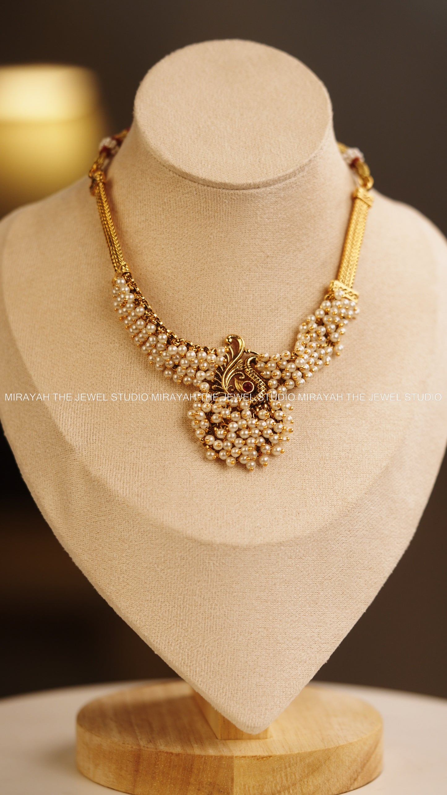 PEARL PEACOCK NECKLACE - WHITE