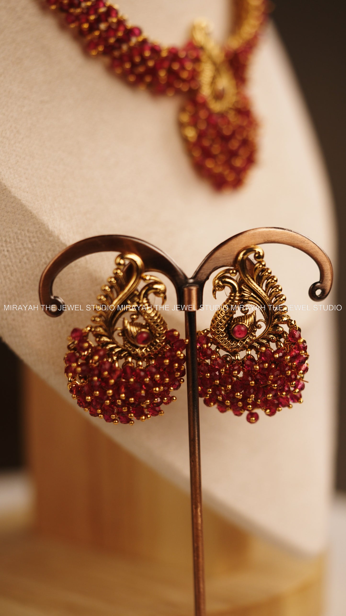 PEARL PEACOCK NECKLACE -RED