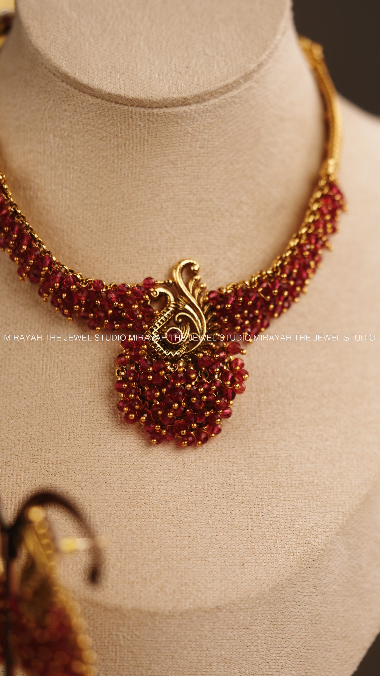 PEARL PEACOCK NECKLACE -RED