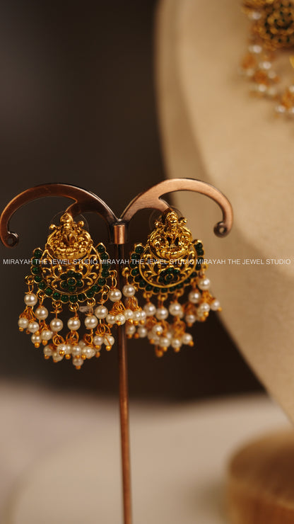 NARAYANI ROUND FLORAL NECKLACE -GREEN